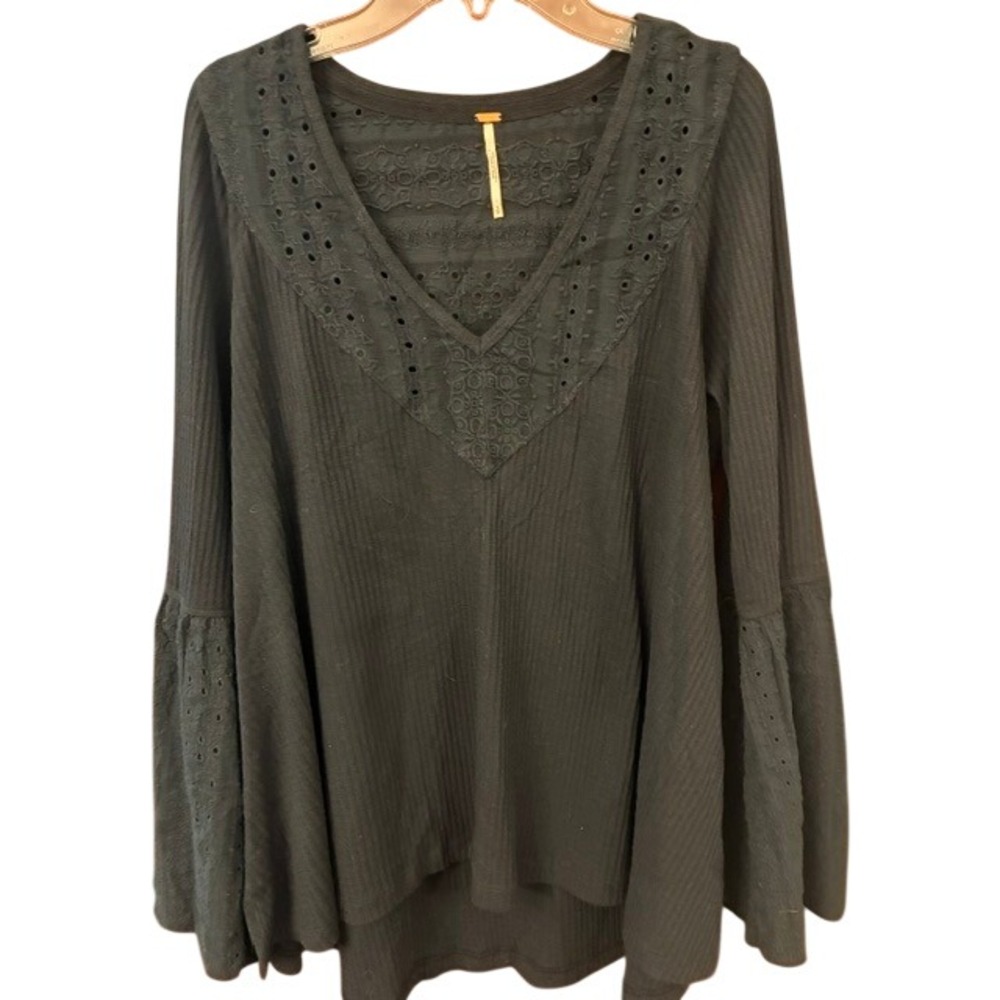 Free‎ People Thermal Top Womens S Black Excellent Eyelet Lace Bell Sleeve V-Neck